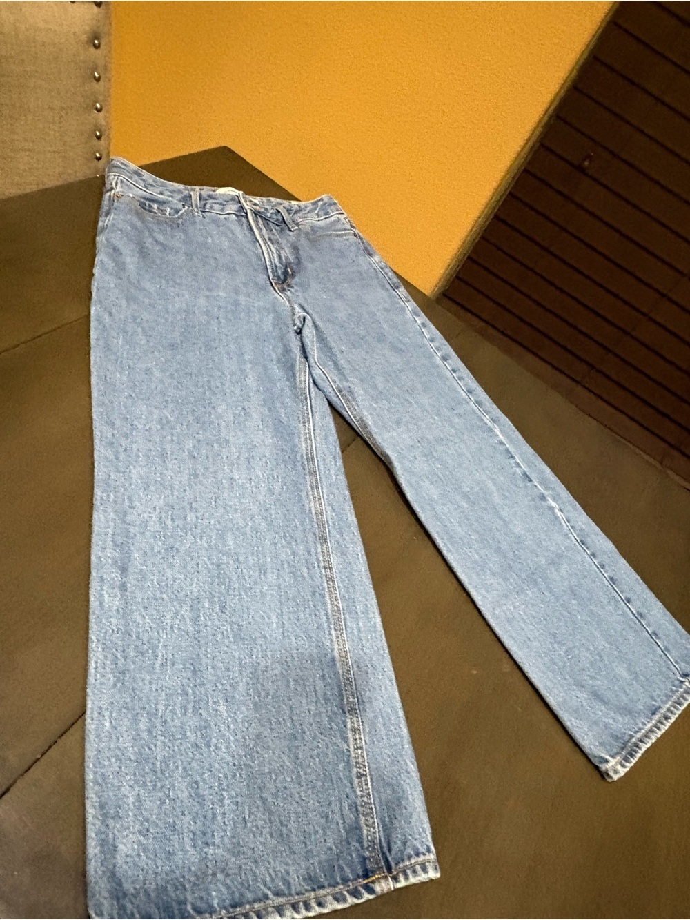 Old Navy Light Blue Wide Leg Jeans - Extra High Rise Size 4